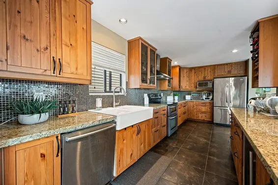 3435 St. Georges Avenue, North Vancouver For Sale - image 17