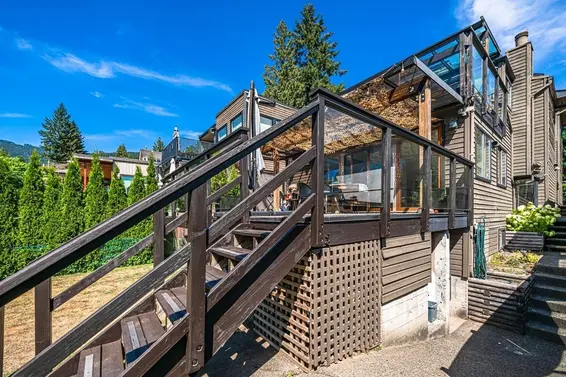 3435 St. Georges Avenue, North Vancouver For Sale - image 4