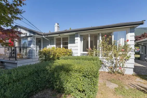 915 Wentworth Avenue, North Vancouver