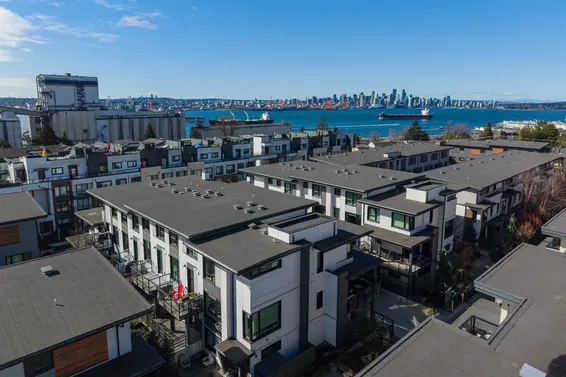 33 528 East 2nd Street, North Vancouver