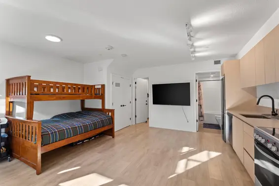 33 528 East 2nd Street, North Vancouver For Sale - image 25