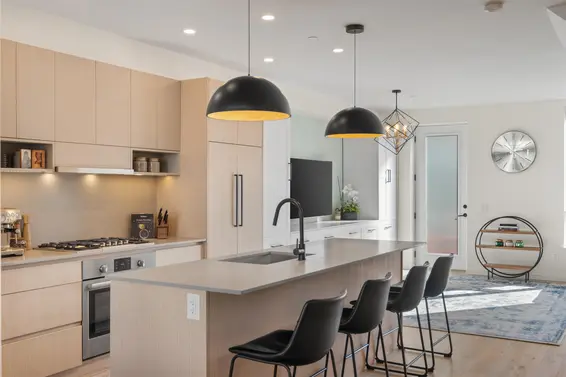 33 528 East 2nd Street, North Vancouver For Sale - image 7