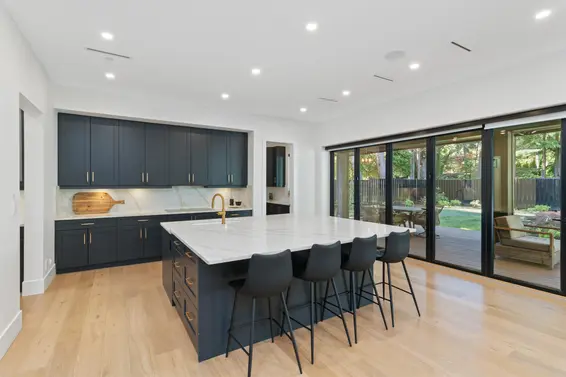 565 Mathers Avenue, West Vancouver For Sale - image 8