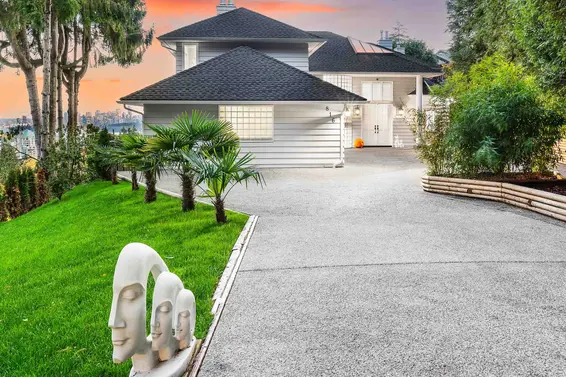 816 Anderson Crescent, West Vancouver For Sale - image 2