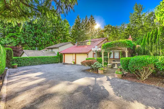 5841 Grousewoods Crescent, North Vancouver