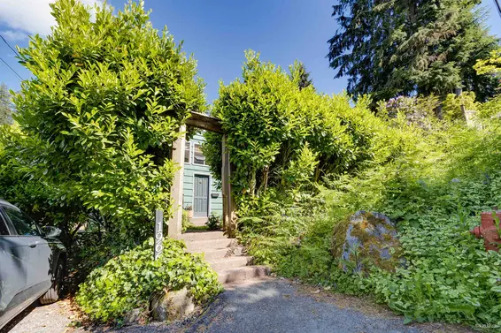 1966 Banbury Road, North Vancouver For Sale - image 10