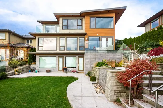 2301 Ottawa Avenue, West Vancouver For Sale - image 2