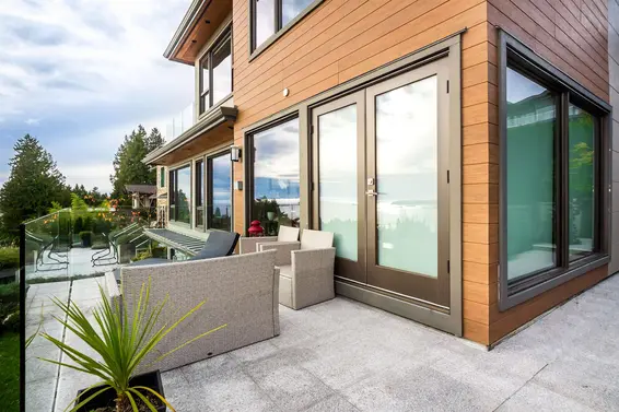 2301 Ottawa Avenue, West Vancouver For Sale - image 3