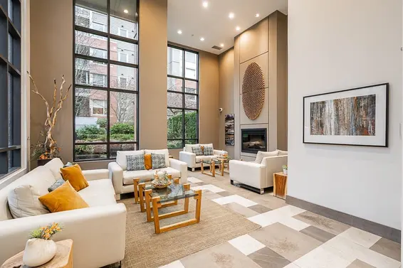 403 139 West 22nd Street, North Vancouver