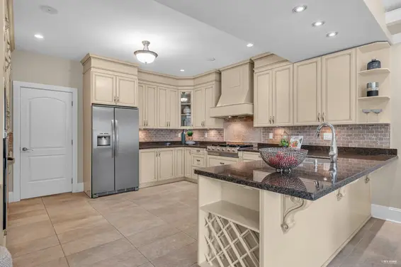 843 Canyon Boulevard, North Vancouver For Sale - image 11