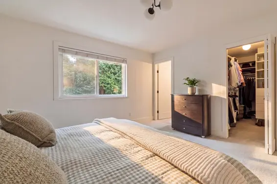 999 Canyon Boulevard, North Vancouver For Sale - image 17