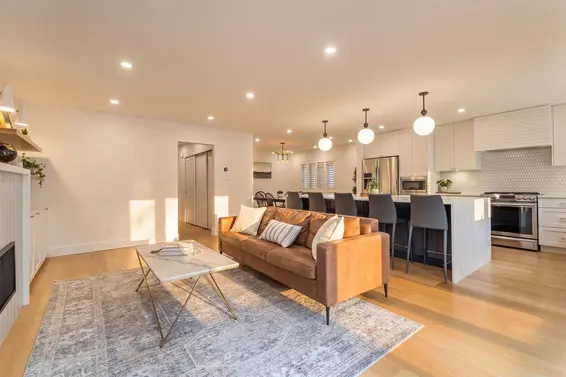 999 Canyon Boulevard, North Vancouver For Sale - image 3