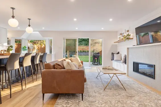 999 Canyon Boulevard, North Vancouver For Sale - image 4