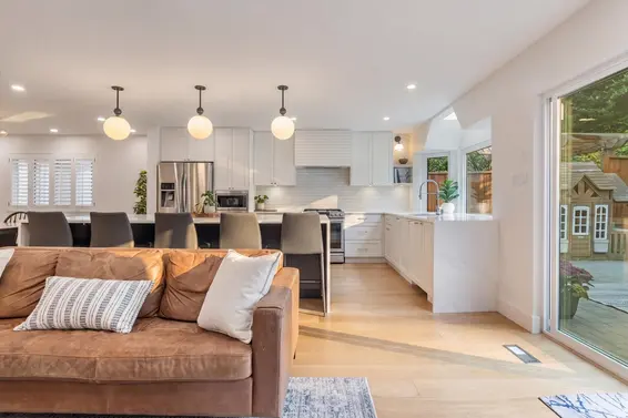 999 Canyon Boulevard, North Vancouver For Sale - image 5