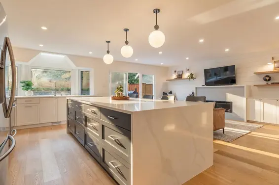 999 Canyon Boulevard, North Vancouver For Sale - image 6