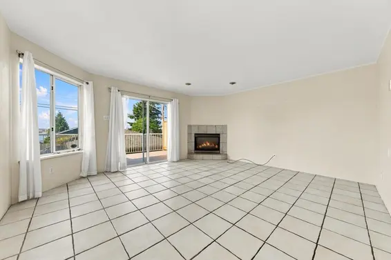 423-425 East 2nd Street, North Vancouver For Sale - image 10