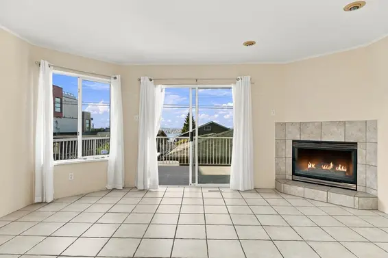 423-425 East 2nd Street, North Vancouver For Sale - image 11