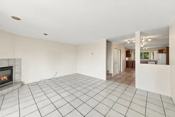 423-425 East 2nd Street, North Vancouver For Sale - image 12