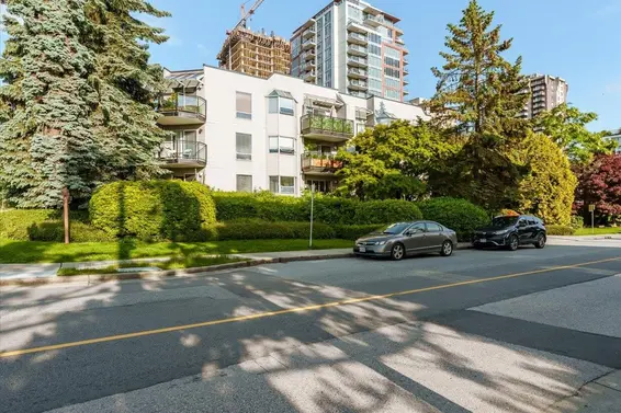 202 1550 Chesterfield Avenue, North Vancouver For Sale - image 17