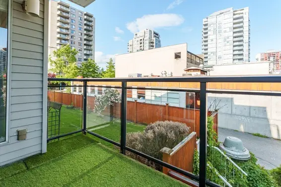 202 1550 Chesterfield Avenue, North Vancouver For Sale - image 21