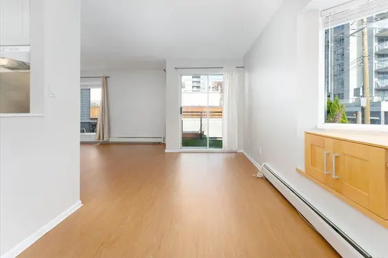 202 1550 Chesterfield Avenue, North Vancouver For Sale - image 5