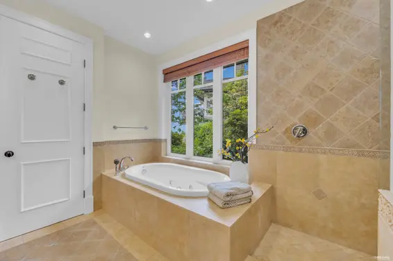 2673 Folkestone Way, West Vancouver For Sale - image 15