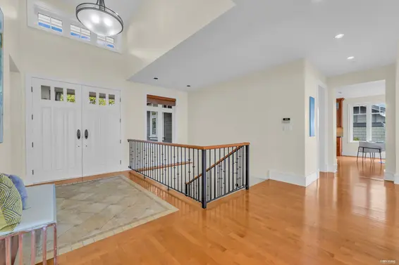 2673 Folkestone Way, West Vancouver For Sale - image 3