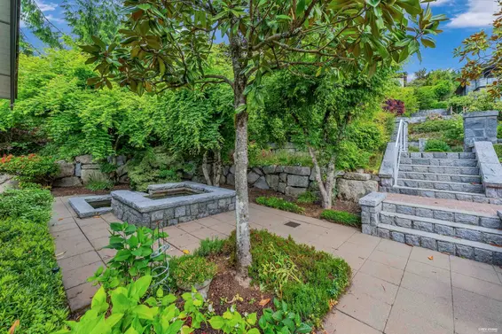 2673 Folkestone Way, West Vancouver For Sale - image 37
