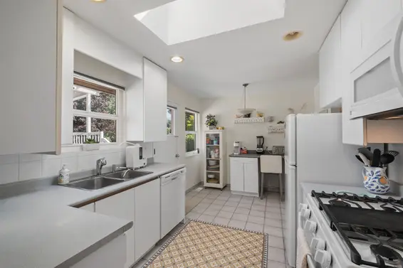 854 East 16th Street, North Vancouver For Sale - image 8
