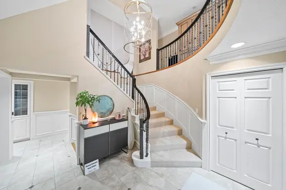 2478 Westhill Court, West Vancouver For Sale - image 3