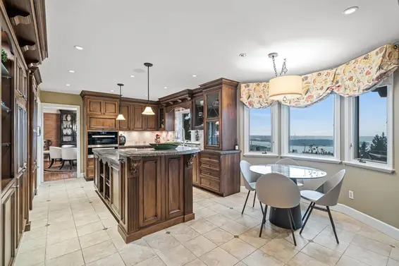 2478 Westhill Court, West Vancouver For Sale - image 8