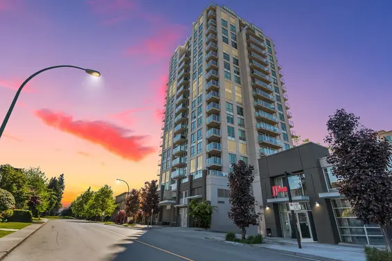 302 135 East 17th Street, North Vancouver