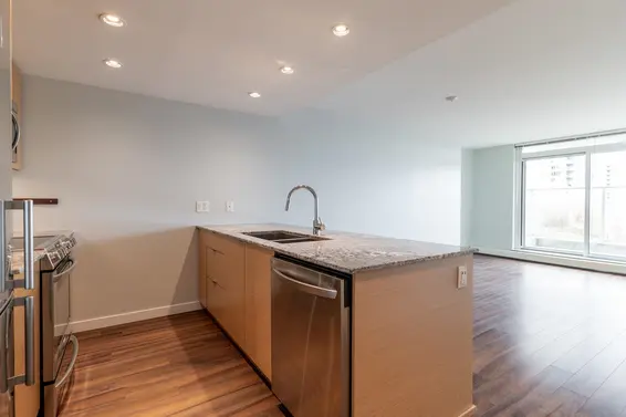 302 135 East 17th Street, North Vancouver For Sale - image 7