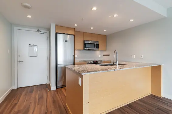 302 135 East 17th Street, North Vancouver For Sale - image 8