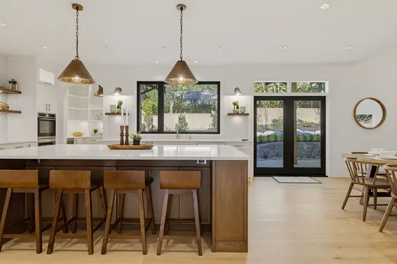 868 Canyon Boulevard, North Vancouver For Sale - image 2
