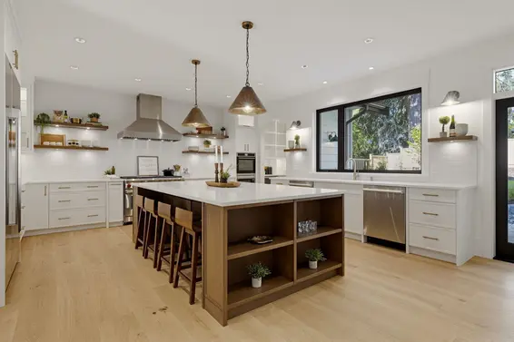 868 Canyon Boulevard, North Vancouver For Sale - image 3