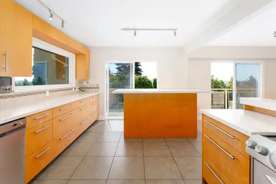 1228 Adderley Street, North Vancouver For Sale - image 13
