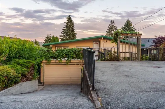 1228 Adderley Street, North Vancouver For Sale - image 2