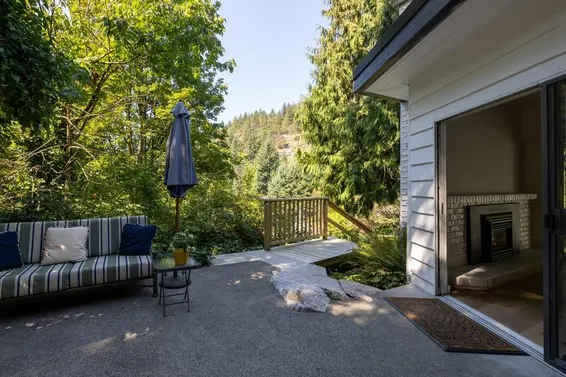 5733 Bluebell Drive, West Vancouver For Sale - image 8