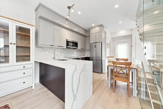 226 East 8th Street, North Vancouver For Sale - image 4