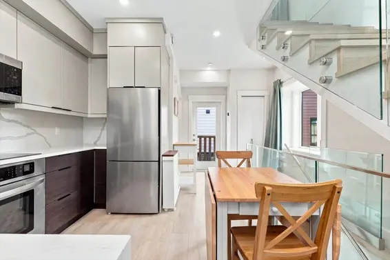 226 East 8th Street, North Vancouver For Sale - image 5