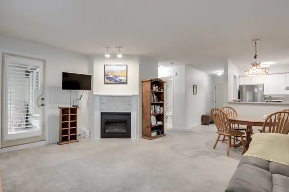 205 1535 Chesterfield Avenue, North Vancouver For Sale - image 11