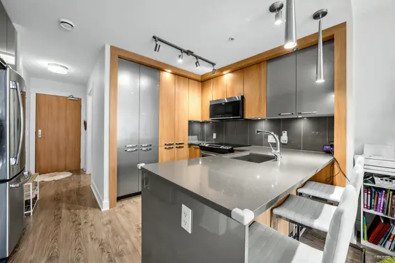 307 733 West 14 Street, North Vancouver For Sale - image 10