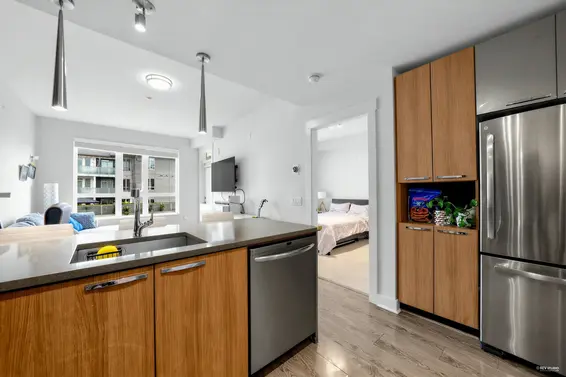 307 733 West 14 Street, North Vancouver For Sale - image 2