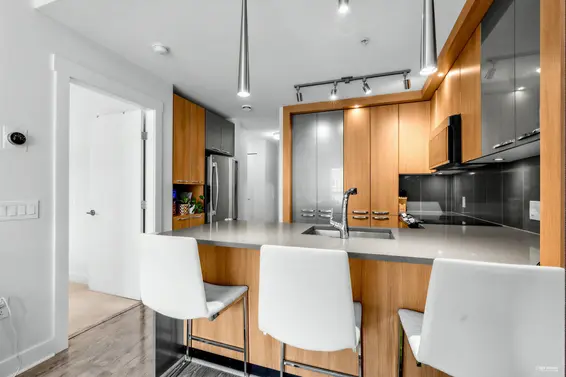 307 733 West 14 Street, North Vancouver For Sale - image 8