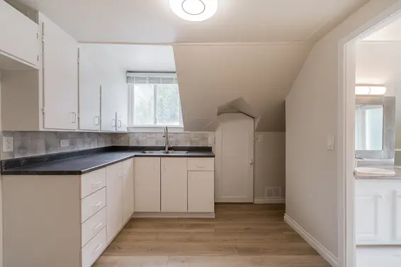 1819 Inglewood Avenue, West Vancouver For Sale - image 13