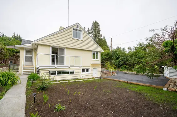 1819 Inglewood Avenue, West Vancouver For Sale - image 32