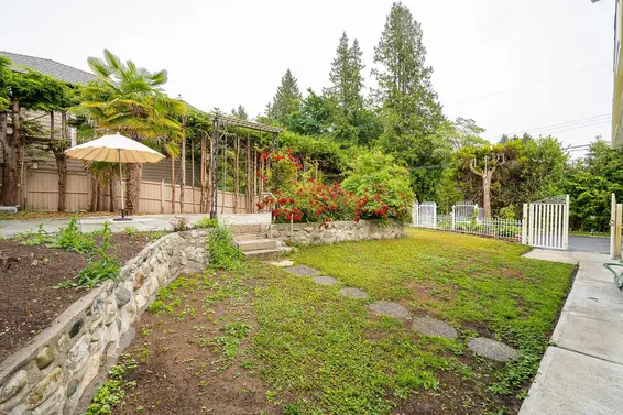 1819 Inglewood Avenue, West Vancouver For Sale - image 34