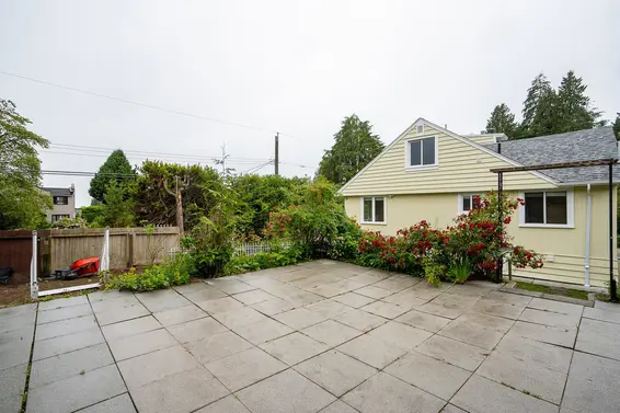 1819 Inglewood Avenue, West Vancouver For Sale - image 35