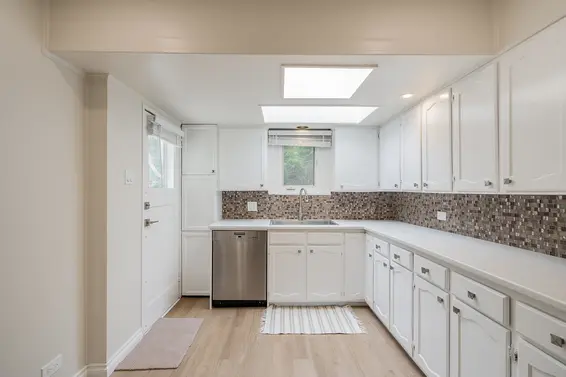 1819 Inglewood Avenue, West Vancouver For Sale - image 7